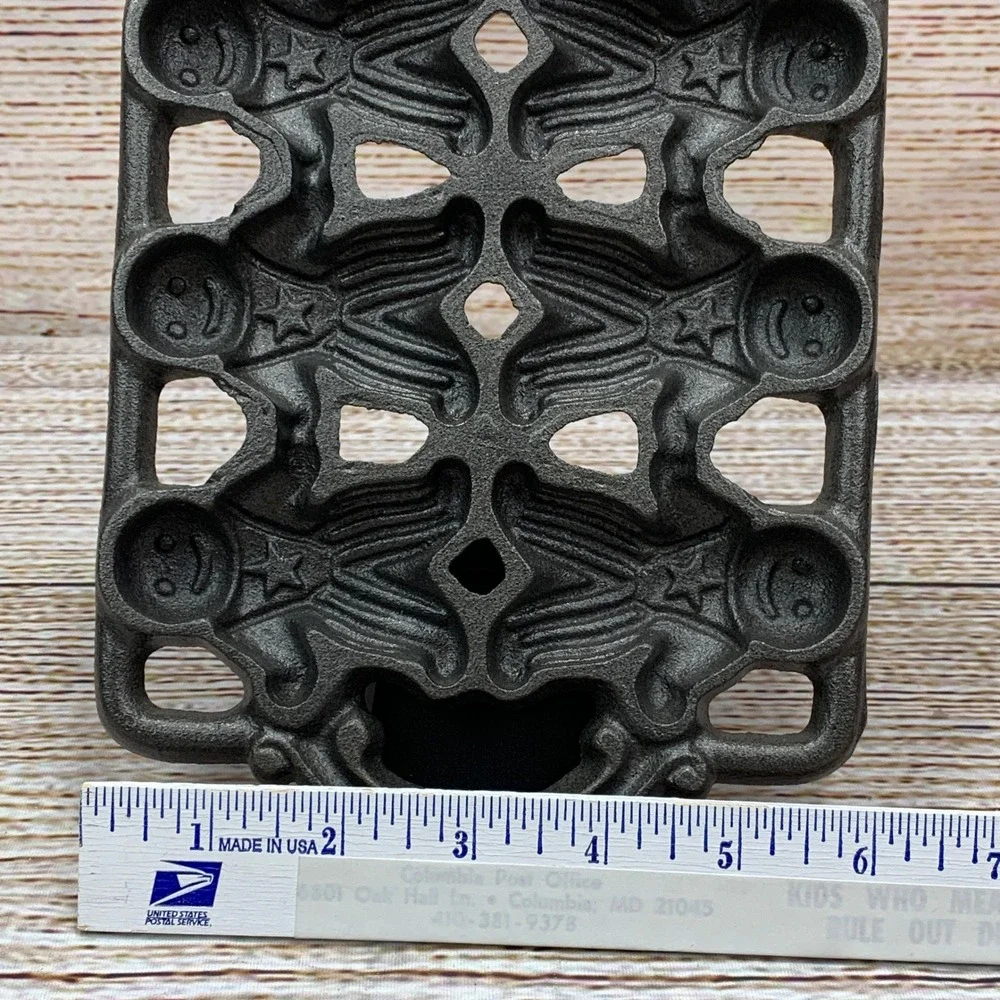 Vintage Cast Iron Gingerbread Man Mold Cake Pan 6‎ Figures Unused